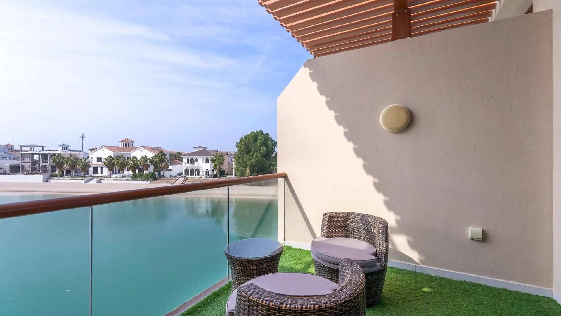 Palm Jumeirah Studio With Sea View Spacious Apartment Dubai 0*,  United Arab Emirates