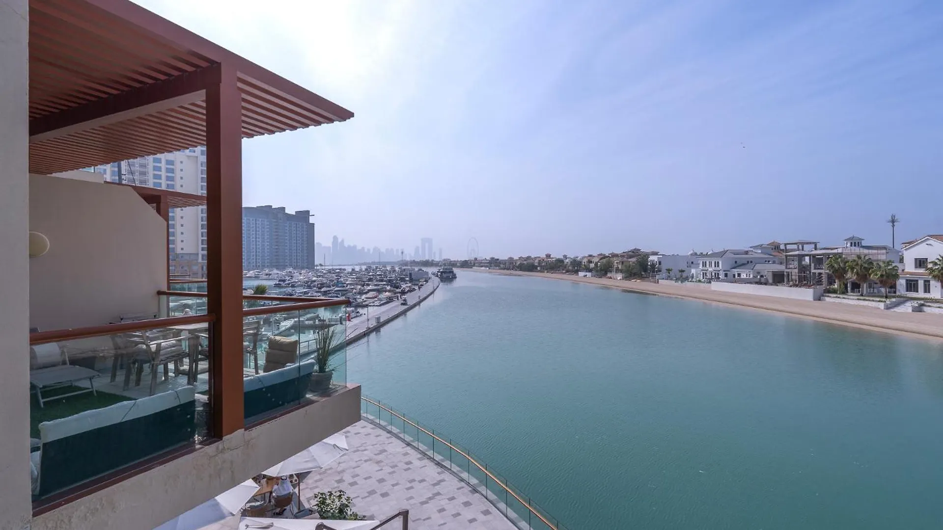 Palm Jumeirah Studio With Sea View Spacious Apartment Dubai