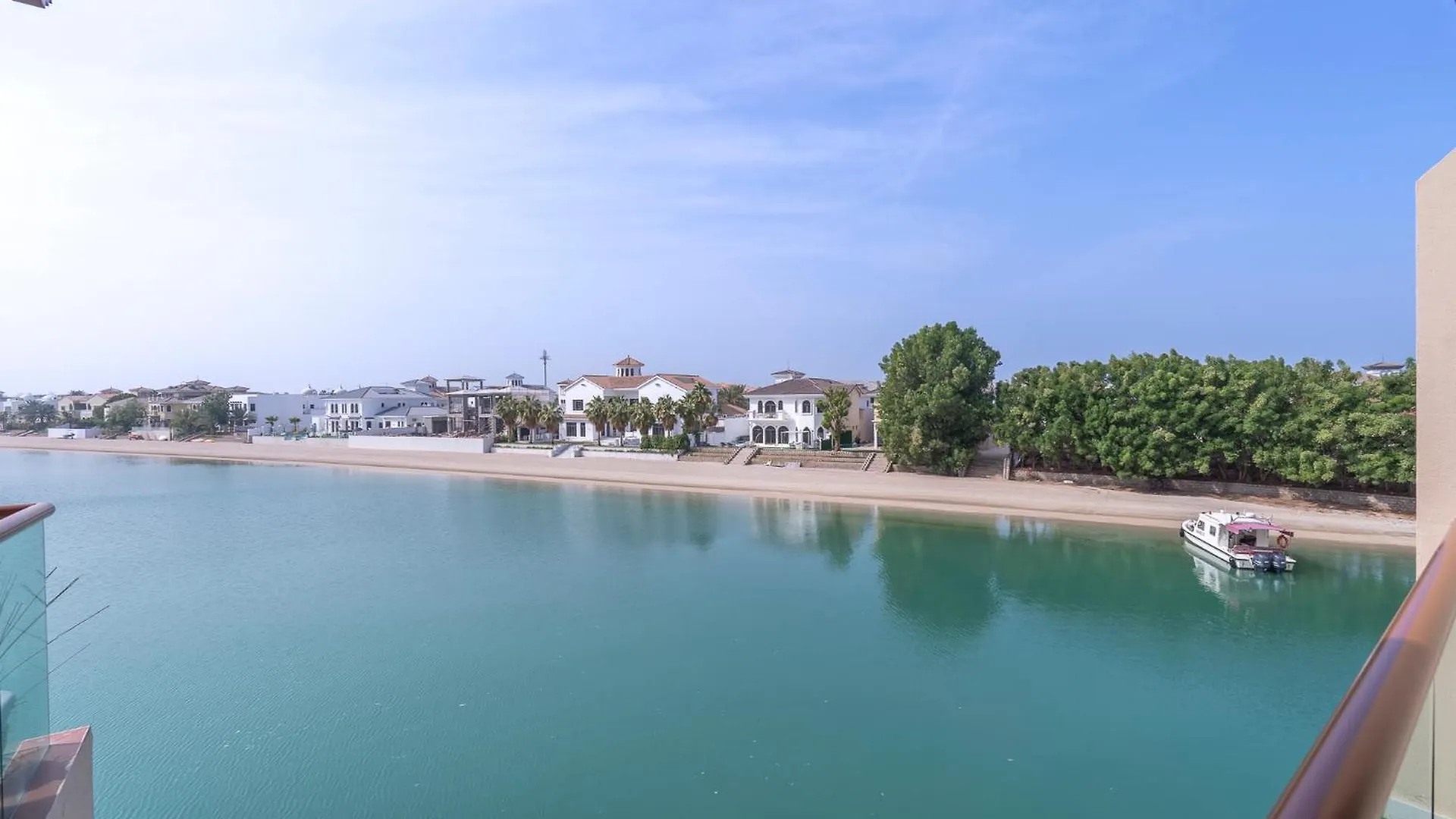 Palm Jumeirah Studio With Sea View Spacious Apartment Dubai