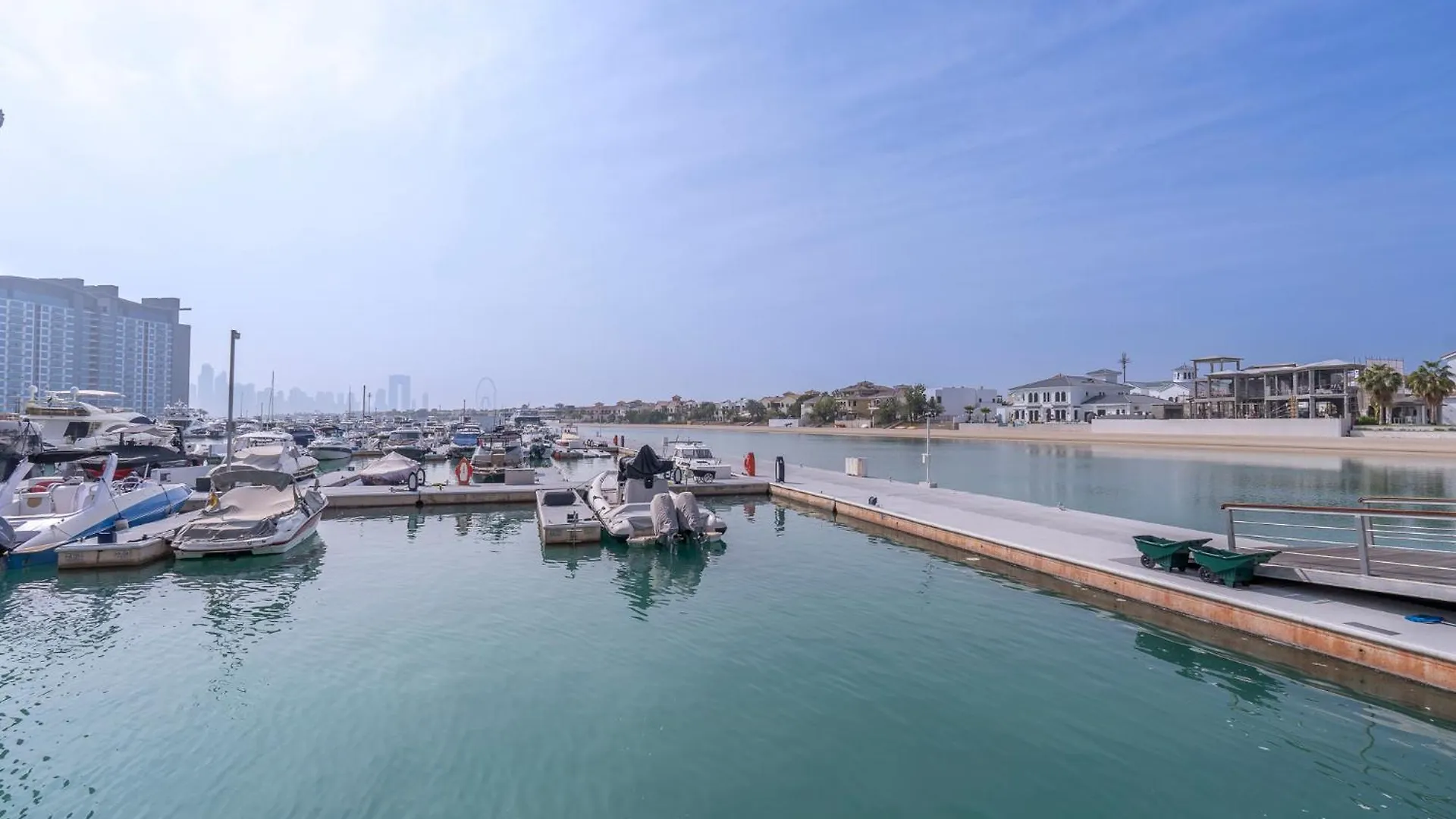 Palm Jumeirah Studio With Sea View Spacious Apartment Dubai United Arab Emirates