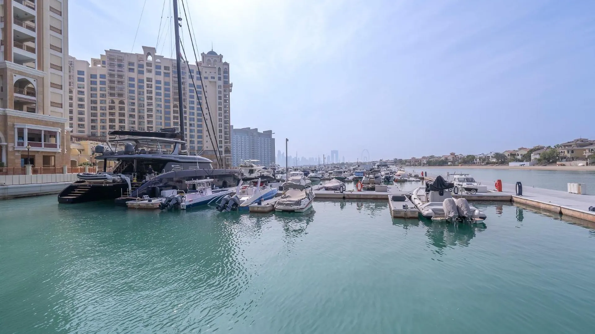Palm Jumeirah Studio With Sea View Spacious Apartment Dubai