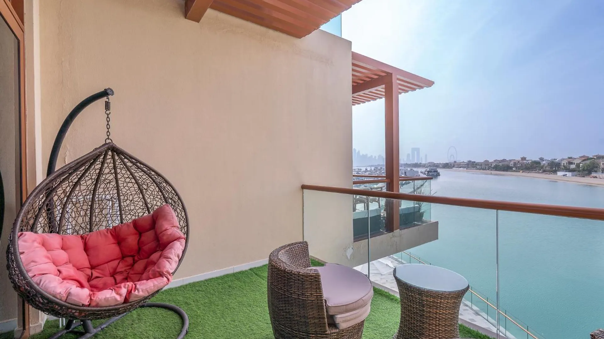 Palm Jumeirah Studio With Sea View Spacious Apartment Dubai United Arab Emirates