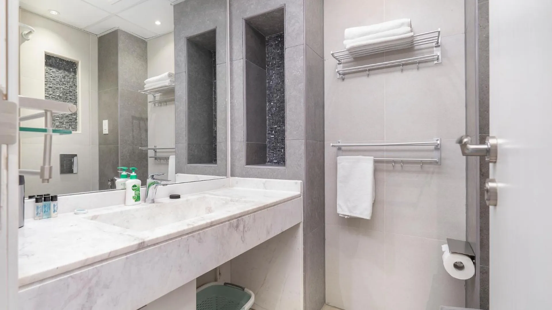Palm Jumeirah Studio With Sea View Spacious Apartment Dubai